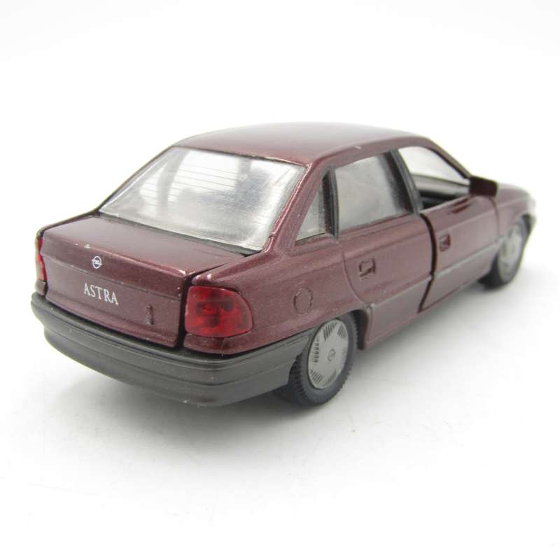 Gama Opel Astra die-cast model car - scale 1/43