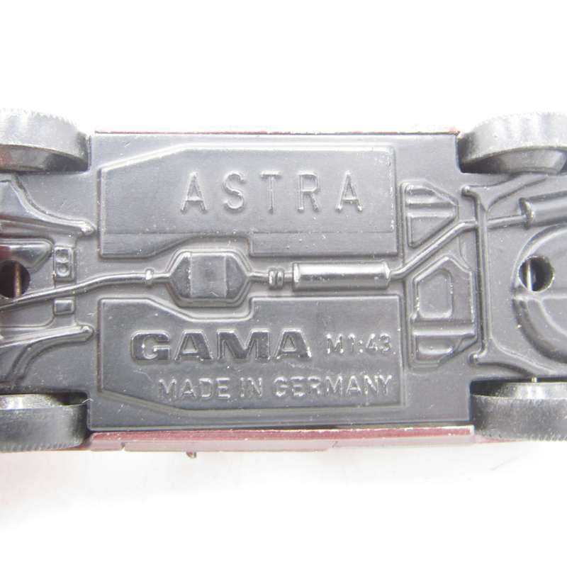 Gama Opel Astra die-cast model car - scale 1/43