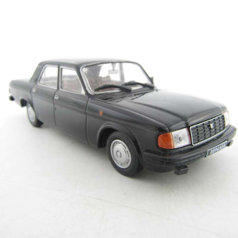 Universal Hobbies Gaz Volga die-cast model car - scale 1/43