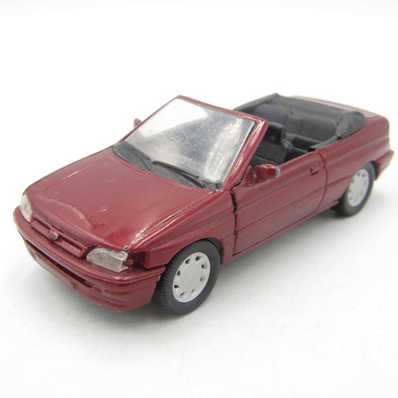 Schabak Modell #1094/1095 Ford Escort cabriolet die-cast model car - scale 1/43