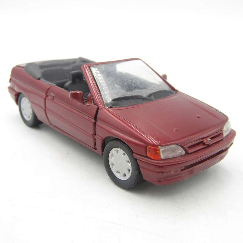 Schabak Modell #1094/1095 Ford Escort cabriolet die-cast model car - scale 1/43