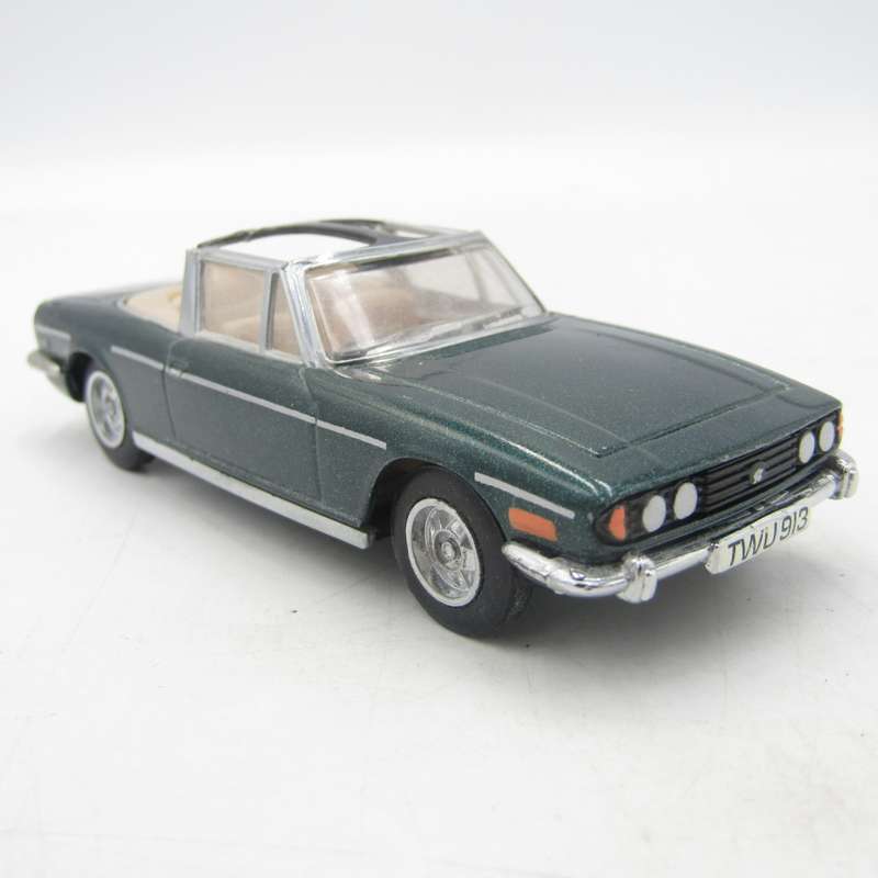 Matchbox Dinky 1969 Triumph Stag die-cast model car