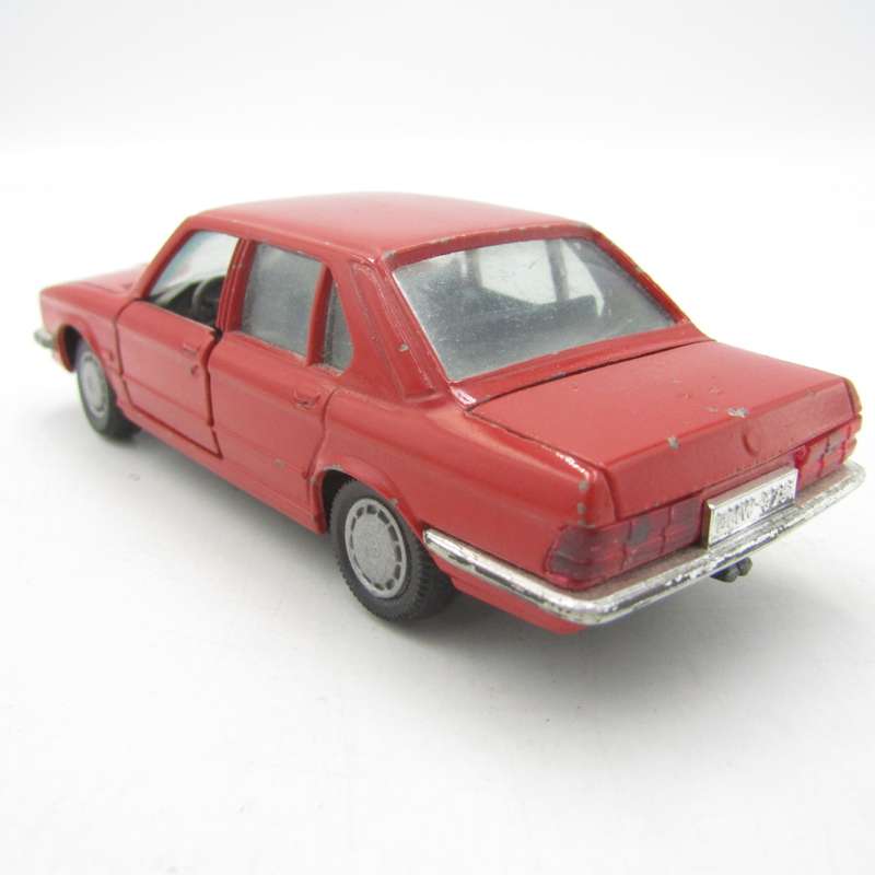 Gama #1149 BMW 528i die-cast model car - scale 1/43