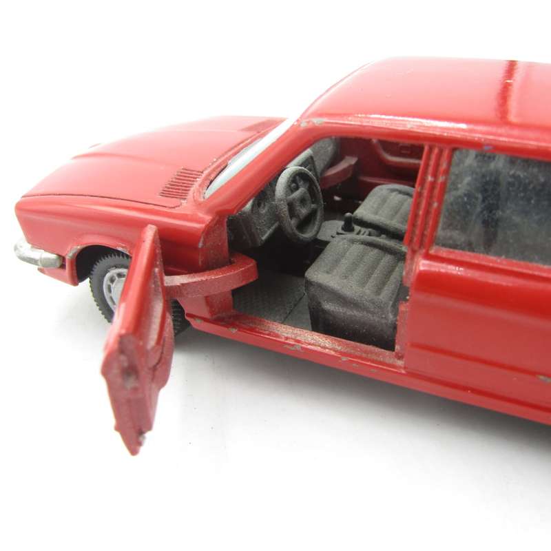Gama #1149 BMW 528i die-cast model car - scale 1/43