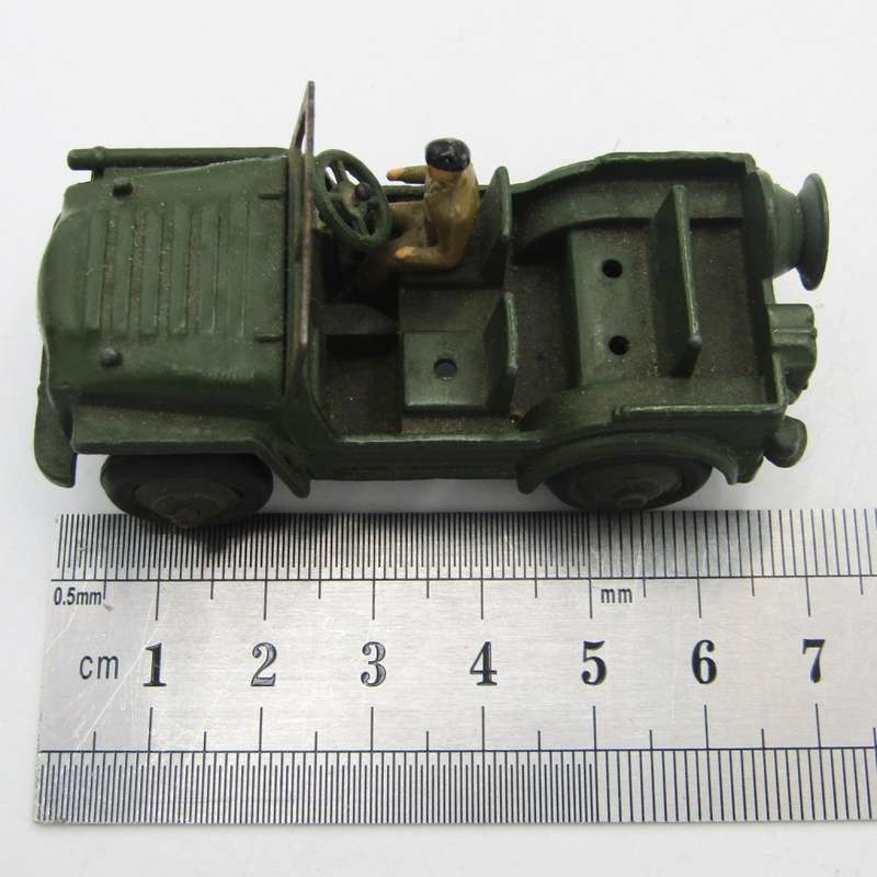 Meccano Dinky Toys #674 Austin Champ military Jeep - tyre damaged