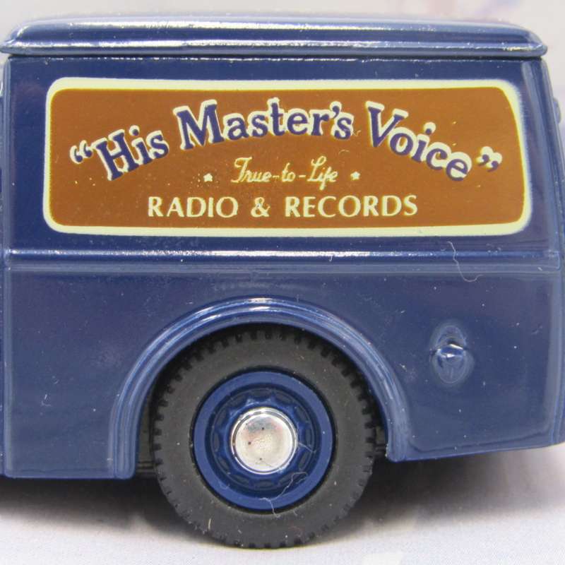 Matchbox Dinky 1948 Commer 8 CWT van model car in box