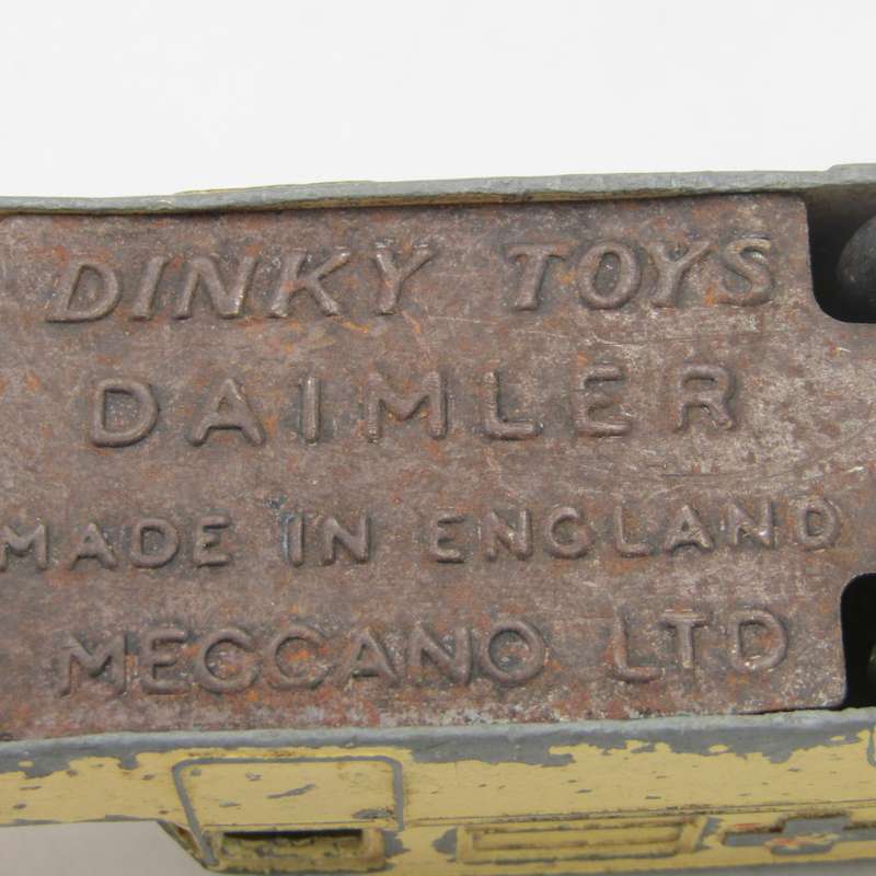 Meccano Dinky Toys Daimler Ambulance die-cast toy car - missing front tyres