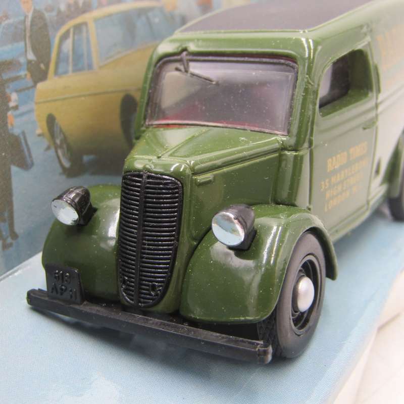 Matchbox Dinky 1950 Ford E83W 10 CWT van die-cast model car in box