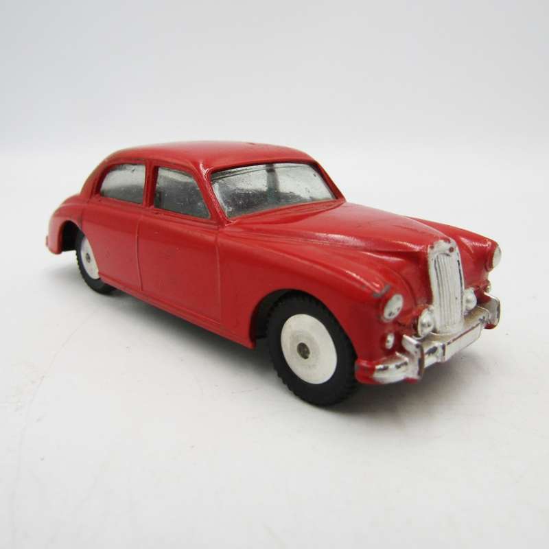Corgi Toys #205 Riley Pathfinder die-cast toy car