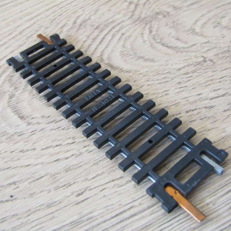 Lot of 20 HO - scale railway tracks - 10 is flexi tracks - including 2 small extensions