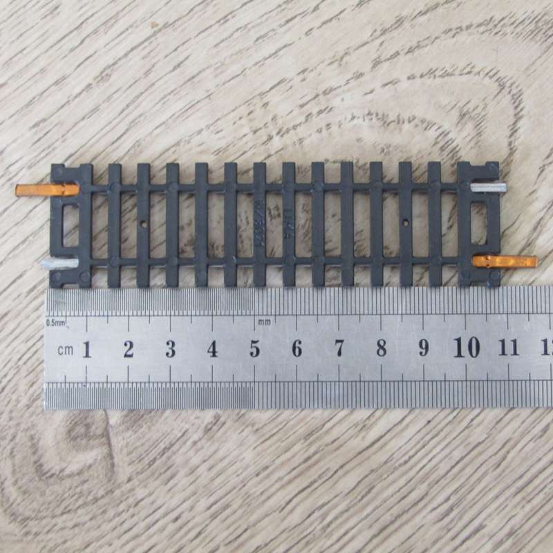 Lot of 20 HO - scale railway tracks - 10 is flexi tracks - including 2 small extensions