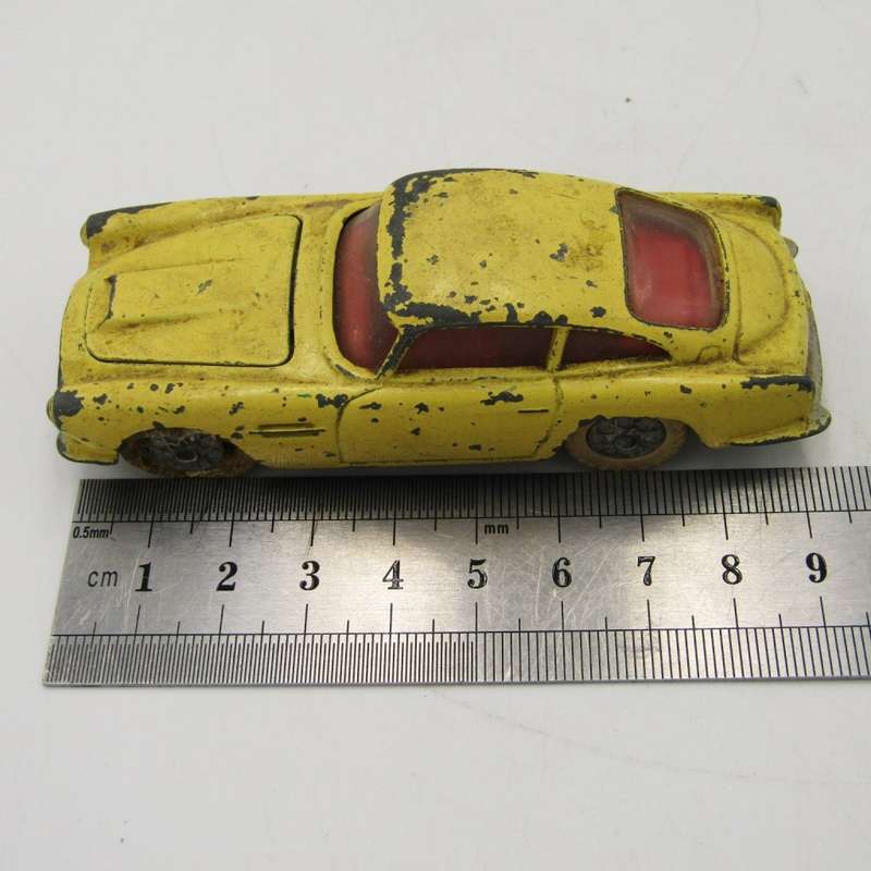Corgi Toys #218 Aston Martin DB4 die-cast toy car - tyre damaged