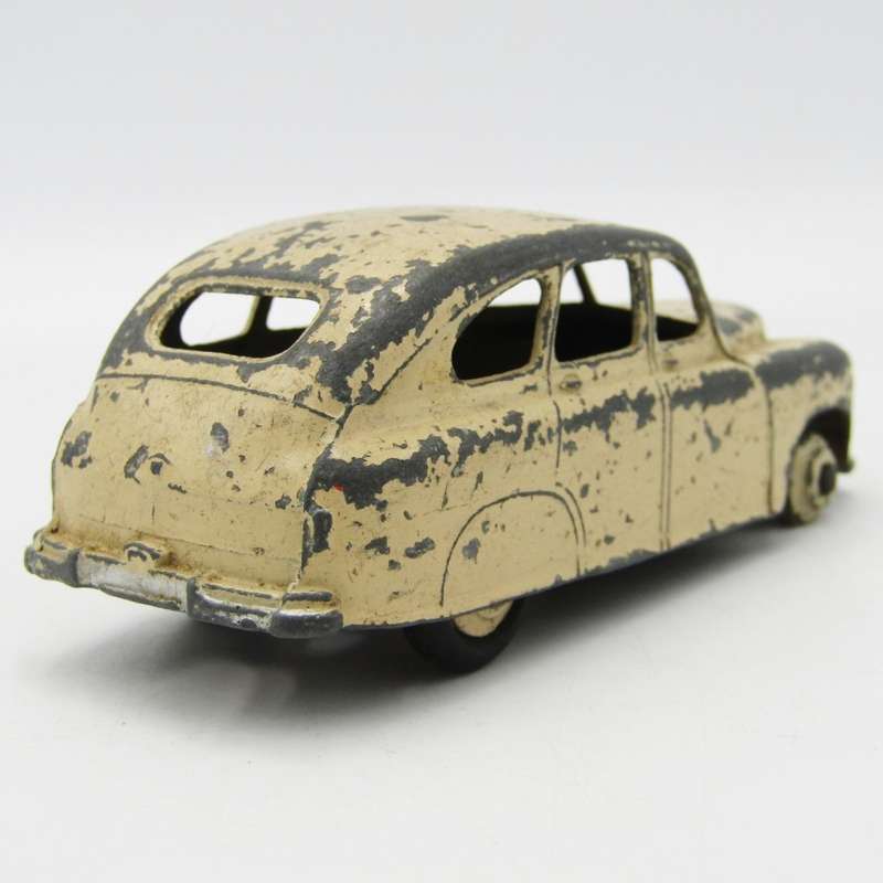 Meccano Dinky Toys Vanguard die-cast toy car - missing tyres