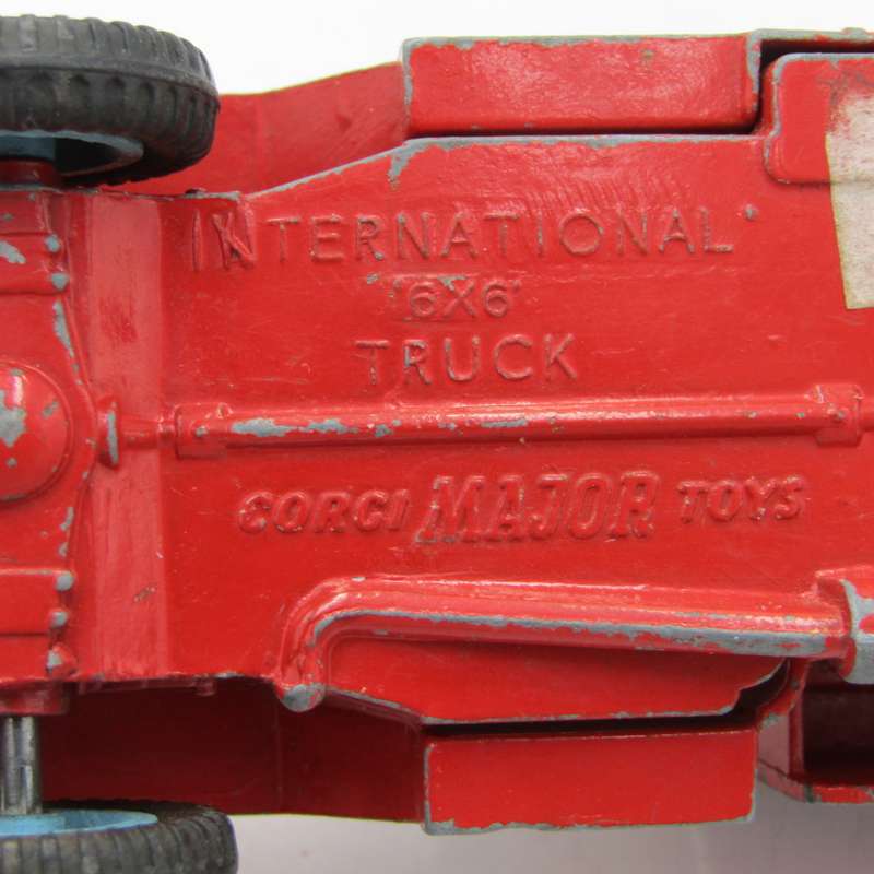 Corgi Toys Chipperfield circus International 6x6 Crane truck - crane mechanism broken