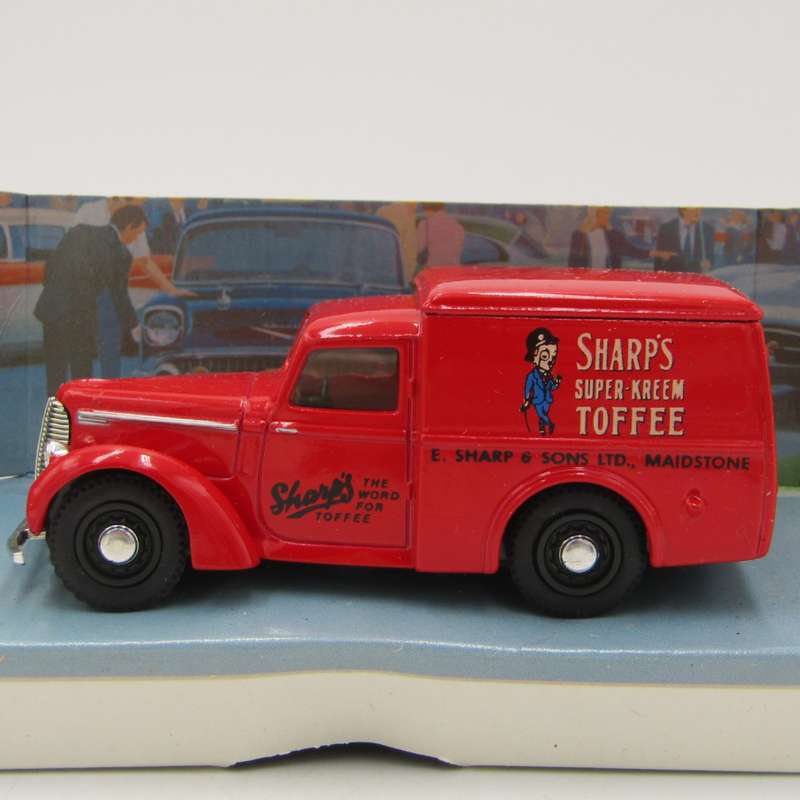 Matchbox Dinky 1948 Commer 8 CWT van die-cast model car in box