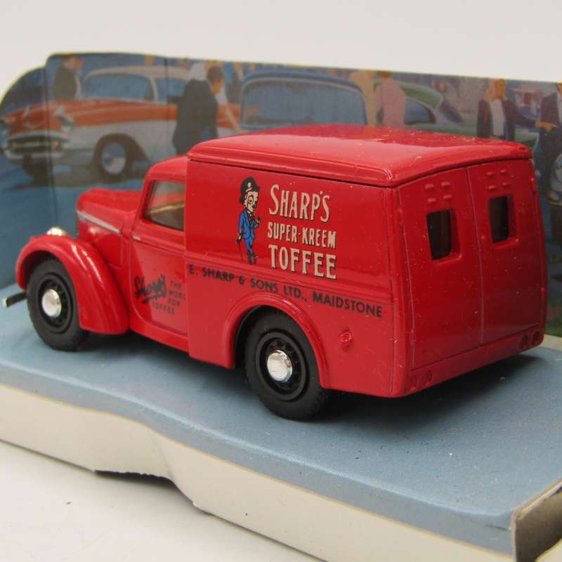 Matchbox Dinky 1948 Commer 8 CWT van die-cast model car in box