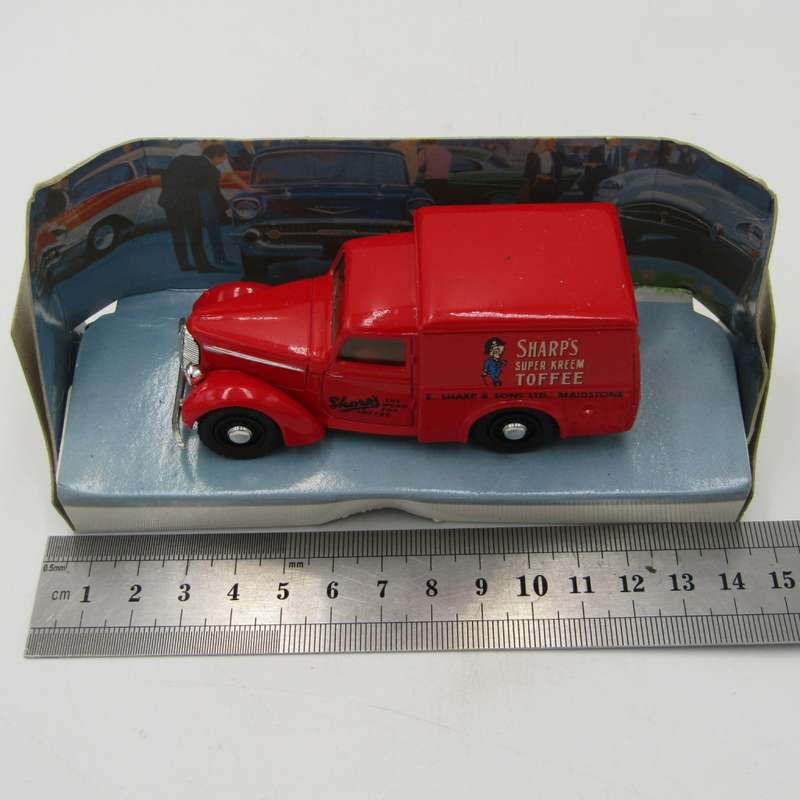 Matchbox Dinky 1948 Commer 8 CWT van die-cast model car in box