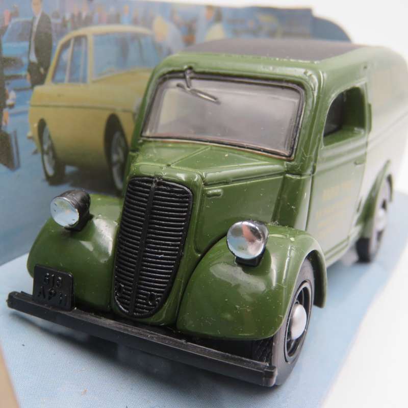 Matchbox Dinky 1950 Ford E83W 10 CWT Van die-cast model car in box