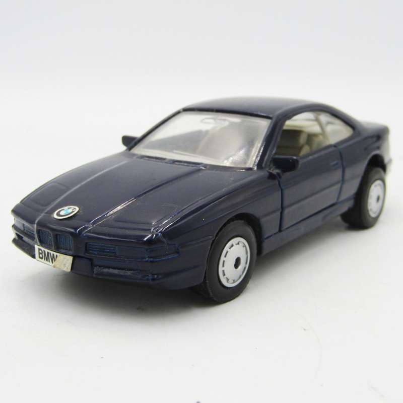 Maisto BMW 850i die-cast model car - scale 1/40