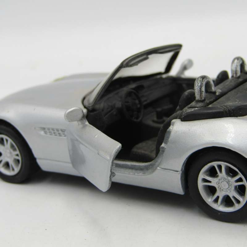 Maisto BMW Z8 die-cast model car - scale 1/38