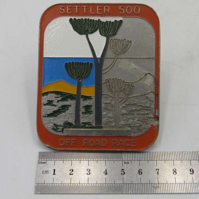 Vintage Settler 500 Off-Rand Race car badge