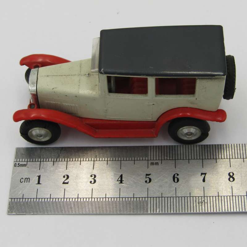 Gama 1924 Opel die-cast toy car - scale 1/46 - no lights