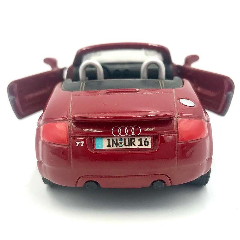 Maisto  Audi TT Roadster die-cast model car- scale 1/36