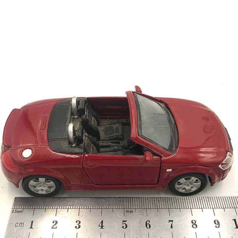 Maisto  Audi TT Roadster die-cast model car- scale 1/36