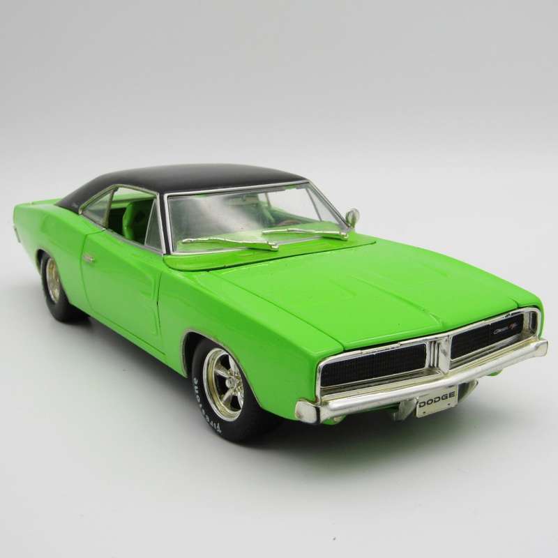 Maisto 1969 Dodge Charger R/T die-cast model car - scale 1/18