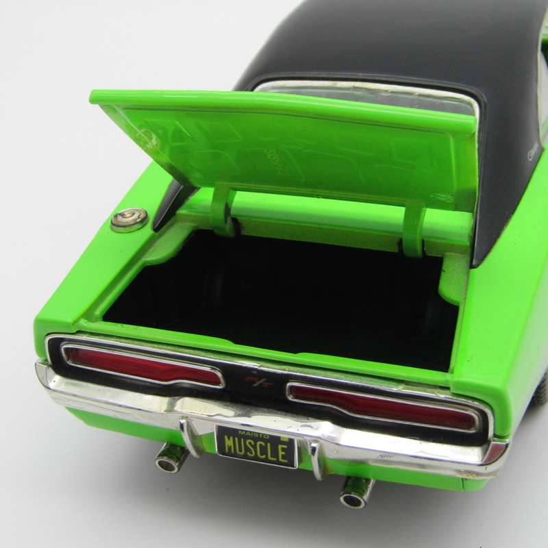 Maisto 1969 Dodge Charger R/T die-cast model car - scale 1/18