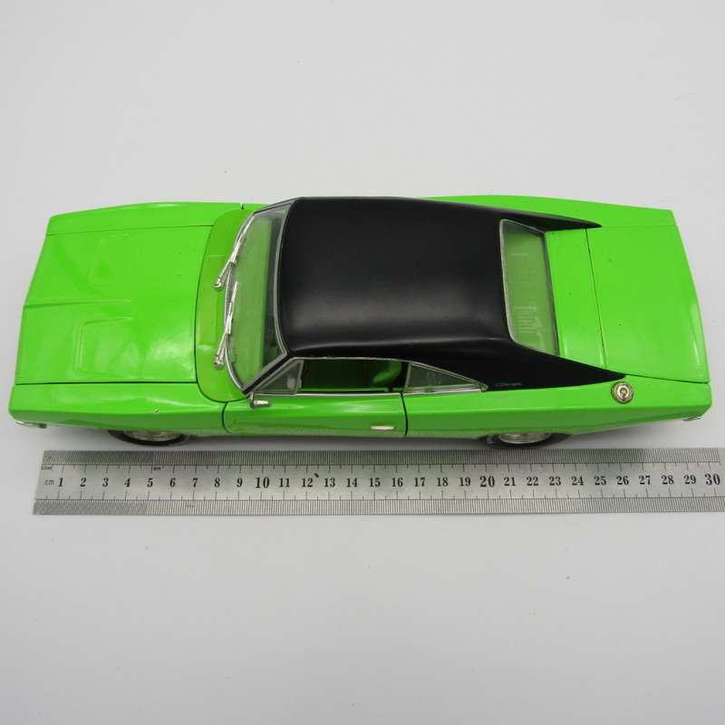 Maisto 1969 Dodge Charger R/T die-cast model car - scale 1/18