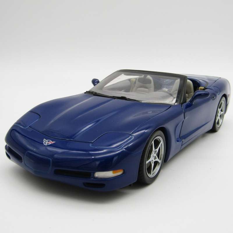 AutoArt Chevrolet Corvette die-cast model car - scale 1/18
