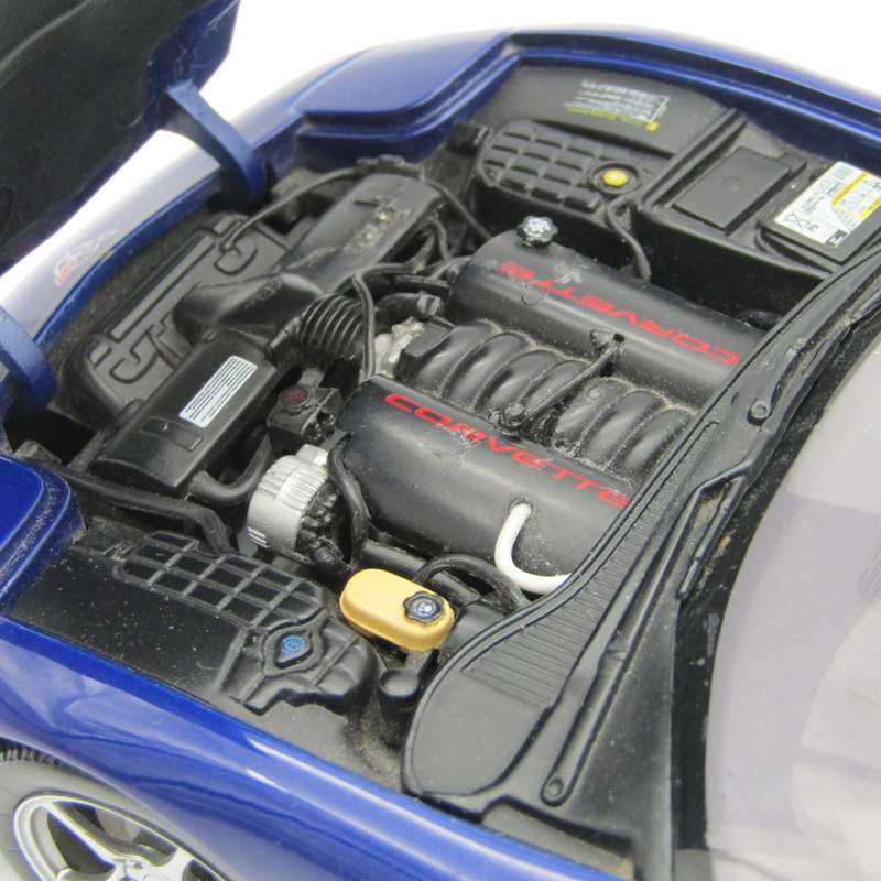AutoArt Chevrolet Corvette die-cast model car - scale 1/18