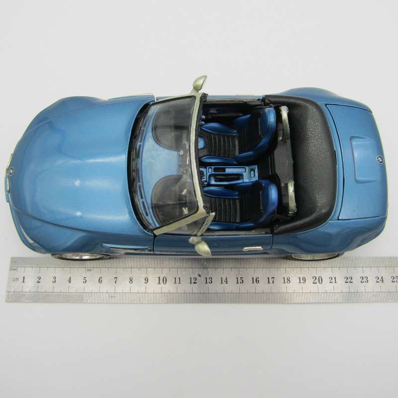 Bburago 1996 BMW M-Roadster die-cast model car - scale 1/18