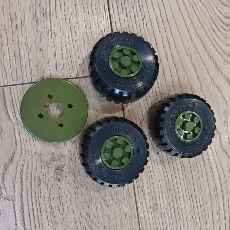 JEP Kit series No.4 science set to build military vehicles -  not complete