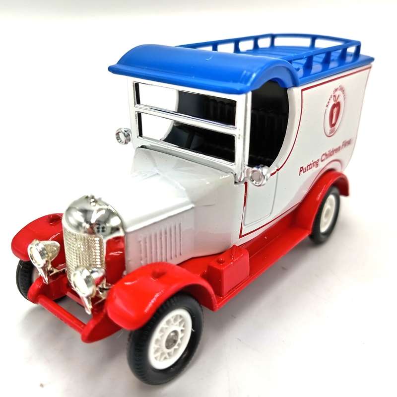 Lledo Morris van with Adams childrenswear specialist advertising in box