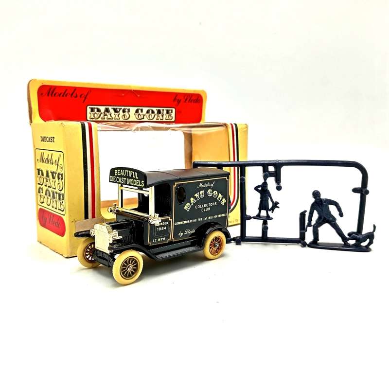 Lledo Days Gone Model T Ford - Days gone collectors club in box with figurines