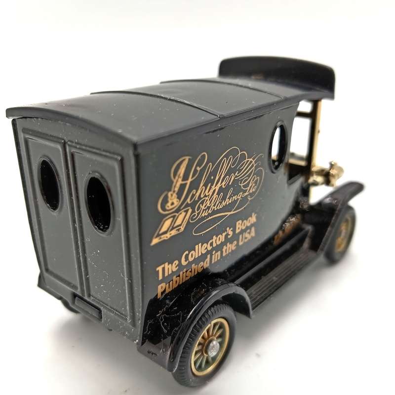 Lledo Days Gone model T Ford - Millbank books in box