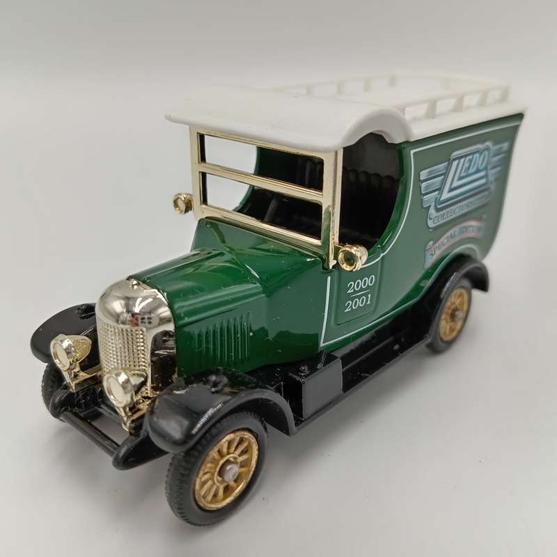 Lledo collectors club 2000-2001 1926 Bull Nose Morris - special Edition die-cast model car in box