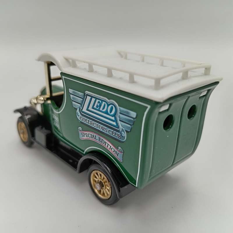 Lledo collectors club 2000-2001 1926 Bull Nose Morris - special Edition die-cast model car in box
