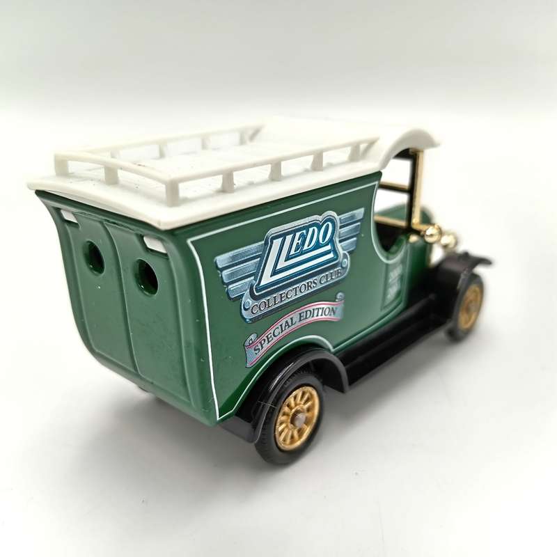 Lledo collectors club 2000-2001 1926 Bull Nose Morris - special Edition die-cast model car in box
