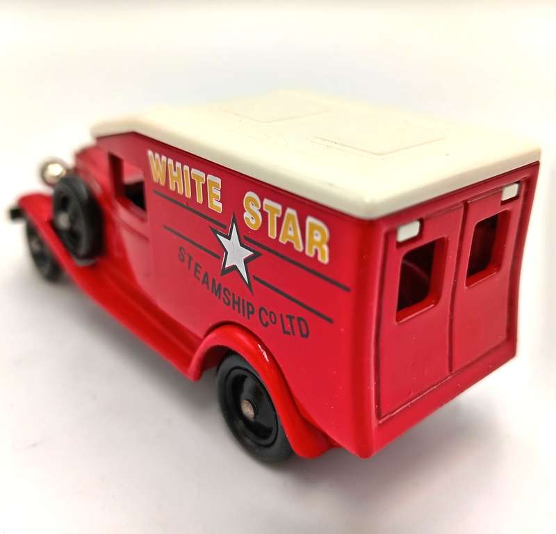 Lledo 1936 Packard white Star Steamship company advertising in box