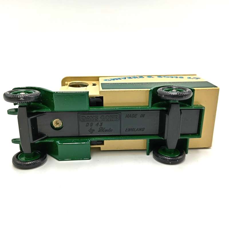 Lledo Premier collection 1931 Morris van Chivers & sons Orchard factory in box