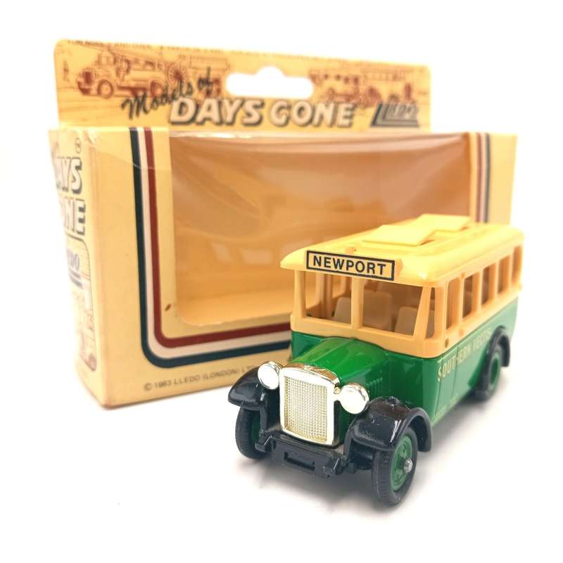 Lledo Dennis Coach - Southern Vectis advertising model car in box