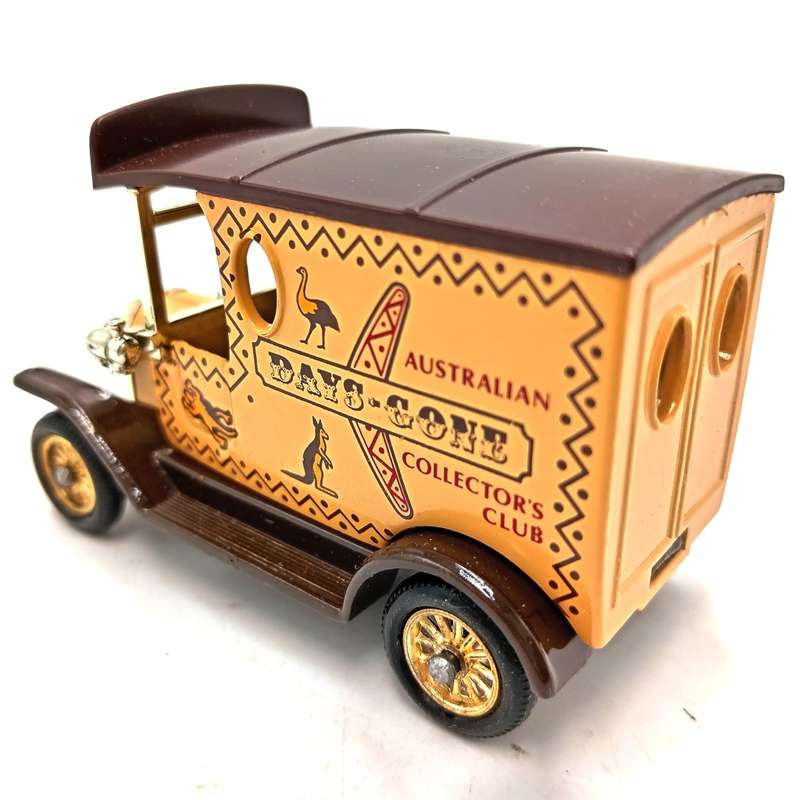 Lledo Ford model T 1984 collectors club Days Gone delivery van in box