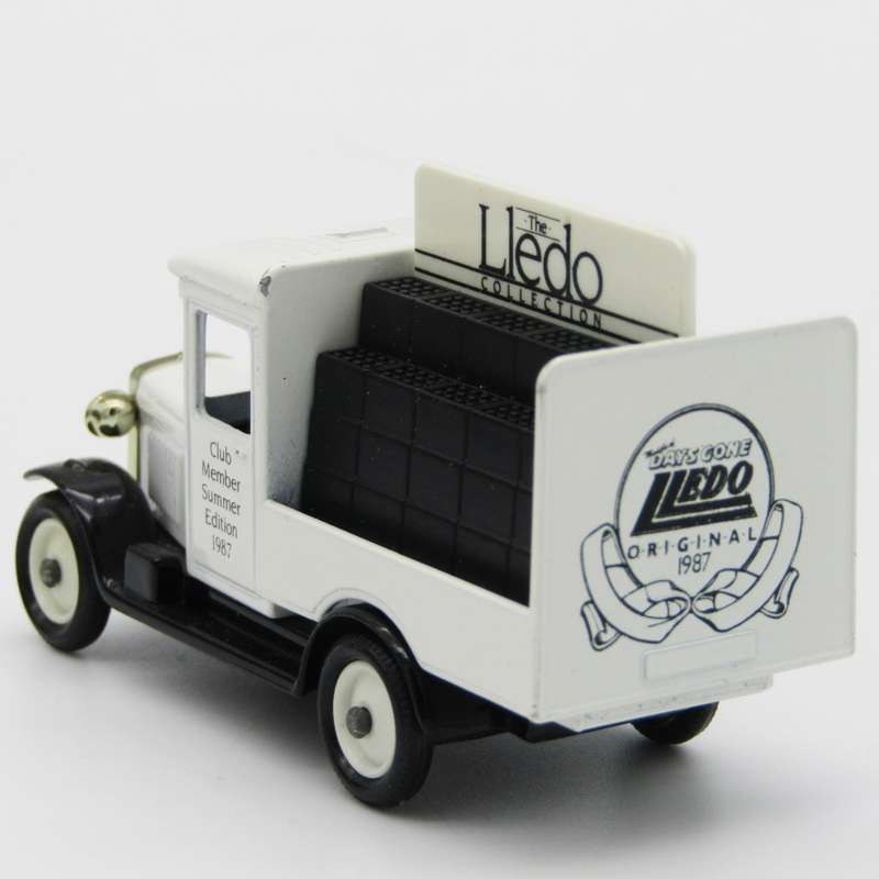 Lledo Chevrolet delivery van Club member Summer edition 1987 model car in box