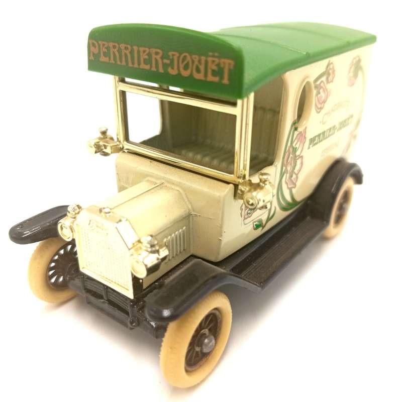 Lledo Ford Model T champagne Perrier Jouet delivery van in box