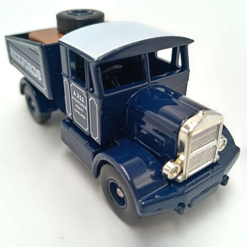 Lledo 1937 Scammell tractor Pickfords delivery truck model car in box