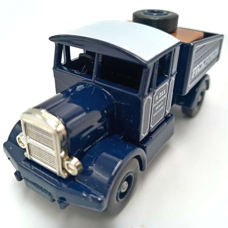 Lledo 1937 Scammell tractor Pickfords delivery truck model car in box