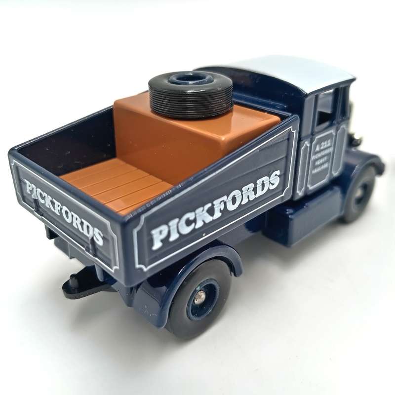 Lledo 1937 Scammell tractor Pickfords delivery truck model car in box